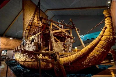 Le musée Kon-Tiki à Oslo raconte l'histoire du voyage de ... , explorateur ayant traversé l'océan Pacifique en 1947.