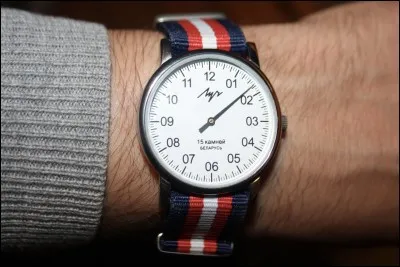 "Allez, dépêche-toi, on doit y aller", disent tes parents. Quelle est ta réponse ?