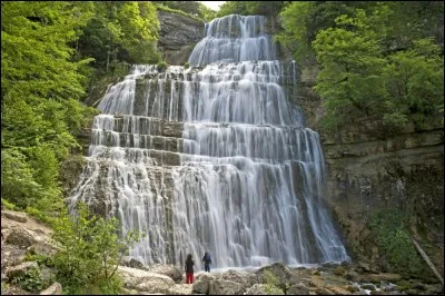 Autrefois, sur les galères, on se servait d'un grappin à quatre becs : quel nom avait-il ?