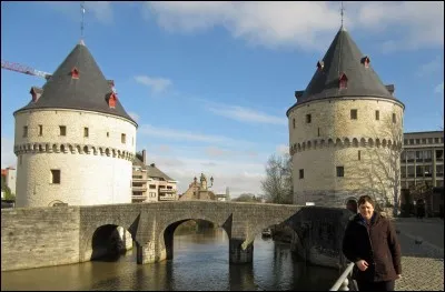 Ces tours sont celles de...