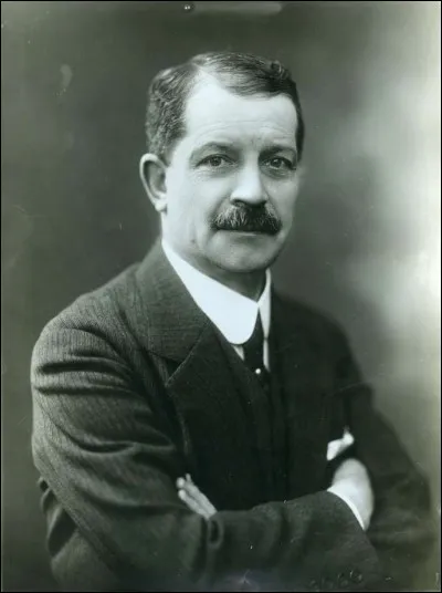 Cet inventeur et industriel (1864 - 1946) a été un pionnier de l'industrie du cinéma en France. C'est Léon...