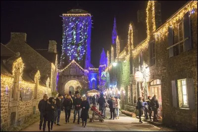 La ville de Locronan se situe...