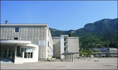 Quelle particularit&eacute; concernant le coll&egrave;ge est r&eacute;elle ?