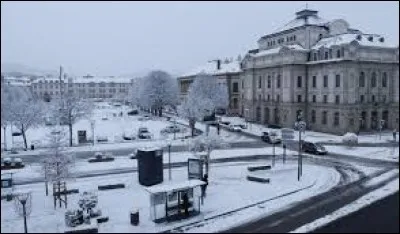 Nous terminons cette froide balade en Auvergne-Rhône-Alpes, au Puy-en-Velay. Nous sommes dans le département ...