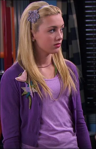 Dans "Jessie", Emma est-elle vraiment la fille de ses parents ?