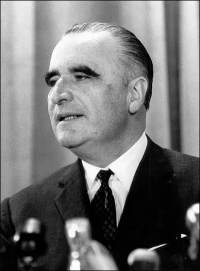 Combien de % des suffrages exprimés Georges Pompidou a-t-il obtenu au 1er tour ?