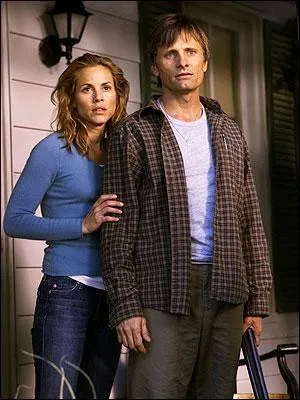 Qui est l'pouse que Viggo Mortensen prend sauvagement dans l'escalier de la maison dans le film 'A history of violence' ?