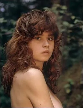 Cette actrice, fille de l'acteur Daniel Glin, restera malheureusement pour elle, lie  l'image de Brando et d'une plaquette de beurre, en toile de fond du 'Dernier tango  Paris'