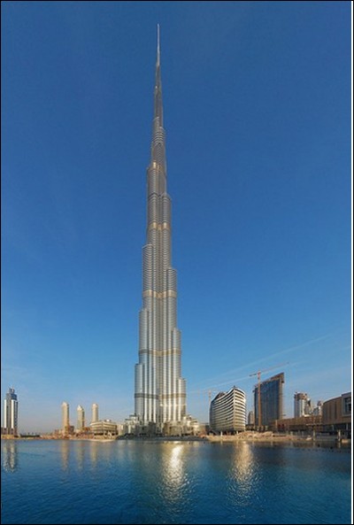 Où se trouve la tour Burj Khalifa ?