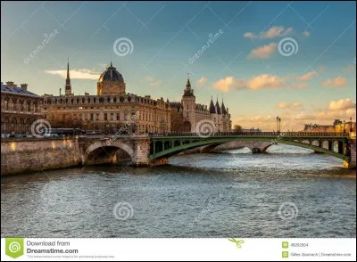 Exp&eacute;rience pionni&egrave;re de circuits courts alimentaires, c'est la...