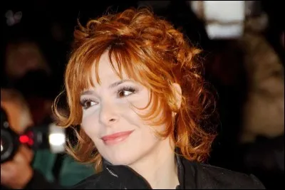 En quelle année est sortie "Libertine" de Mylène Farmer ?
