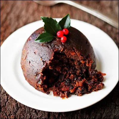 Christmas pudding (gâteau au raisin sec) est un plat de Noël se mangeant en/au :