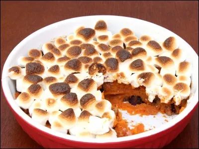 Candied yams (gratin de patate douce au chamallow) est un plat de Noël se mangeant en/au :