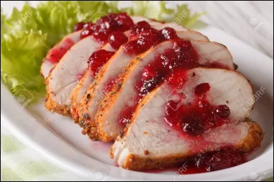 Turkey and cranberry sauce (dinde et sauce à la canneberge) est un plat de Noël se mangeant :