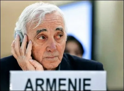 Devant quel organisme international Charles Aznavour est-il le représentant permanent de l'Arménie ?
