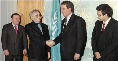 Auprès de quel organisme international est-il l'ambassadeur et délégué permanent de l'Arménie ?