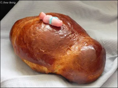 Le cougnou est une brioche traditionnellement consommée à Noël...