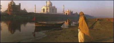 Le Taj Mahal est situé, en Inde, sur les bords de la rivière Yamuna : dans quel état ?