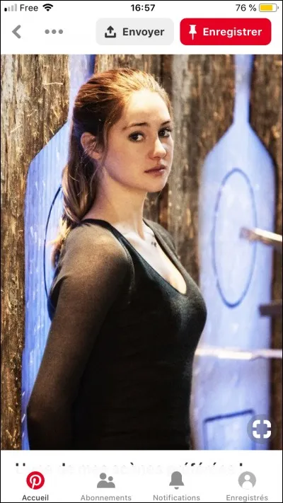 Où Quatre coupe-t-il Tris avec son couteau ?