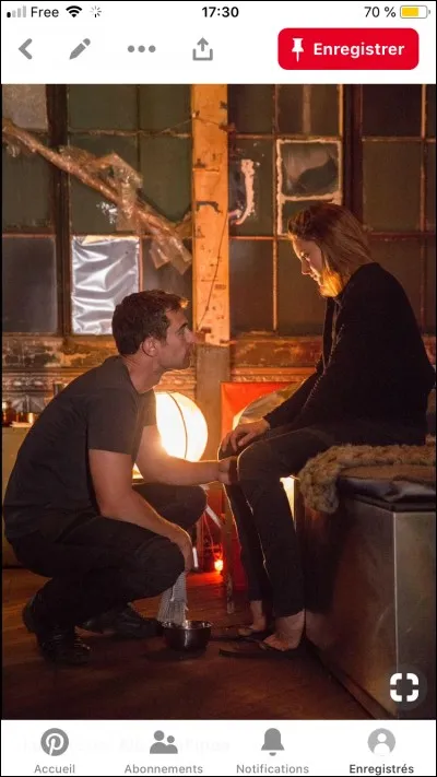 Pourquoi un soir, Tris dort-elle dans la chambre de Quatre ?