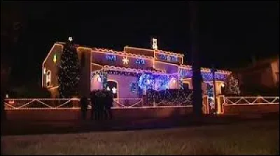 Je vous propose de partir à Canet-en-Roussillon. Station balnéaire sur la Côte d'Améthyste, elle se situe dans le département ...