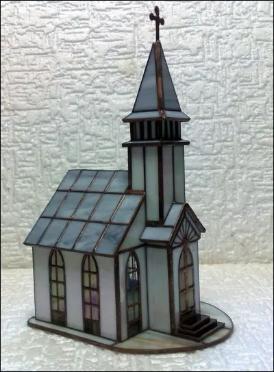 Pour finir le quiz, je vous laisse compléter ces paroles : "A quoi me sert encore de prier....... Quel est celui qui lui jettera la première pierre, celui-là ne mérite pas d'être sur Terre"