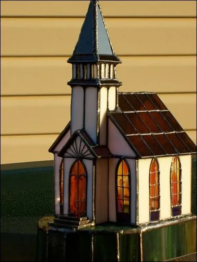 Où est située la cathédrale Saint-Basile ?