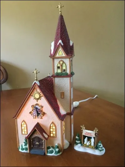 Quel est ce film où l'on croise deux hommes d'église : Gabin qui tient le rôle de Monseigneur Lambrecht, et Brialy d'un abbé ?