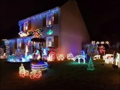 Ces illuminations sont à voir à Moissy-Cramayel. Ville Seine-et-Marnaise, elle se situe en région ...