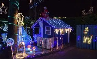 Nous sommes aux portes du Médoc, au Taillan-Médoc. Ville aquitaine, dans la métropole Bordelaise, elle se situe dans le département ...