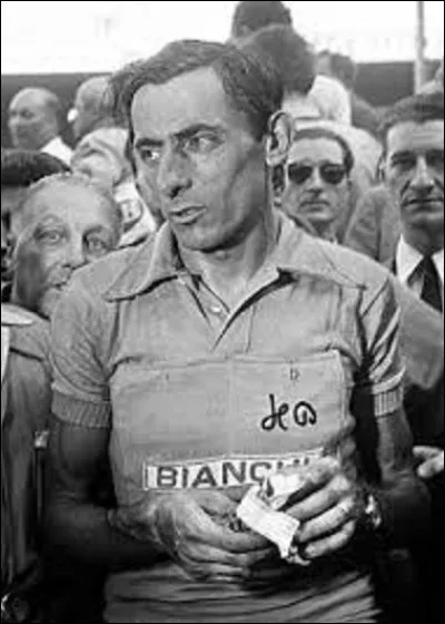 Légende du cycliste, Fausto Coppi, de son vrai nom Angelo-Fausto Coppi, naît le 15 septembre à Castellania dans le Piémont. Coureur professionnel de 1940 à 1959, il remporta notamment pas moins de cinq Tours d'Italie, cinq Tours de Lombardie, trois Milan-San Remo, un Paris-Roubaix, une Flèche Wallonne, et quatre championnats d'Italie sur route . Combien gagna-t-il de Tours de France ?