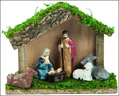 Ses parents ne trouvant nulle part où se loger ailleurs, on dit que Jésus serait né dans une étable de Bethléem, plus précisément dans une crèche. Qu'est donc une crèche quand ce n'est pas un abri pour santons ?