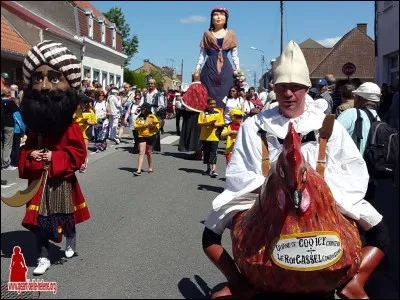 Quel cuisinier a été le premier à avoir eu deux trois étoiles dans le guide Michelin ?