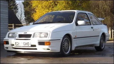 Conçue dans les années 80-90, cette voiture a participé à de nombreux championnats de tourisme. Quelle est cette sportive ?