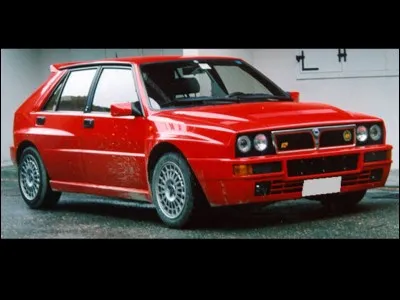Poursuivons avec une légende des rallyes ! Cette sportive italienne a fait la renommée de son constructeur. Quelle sportive est-ce ?