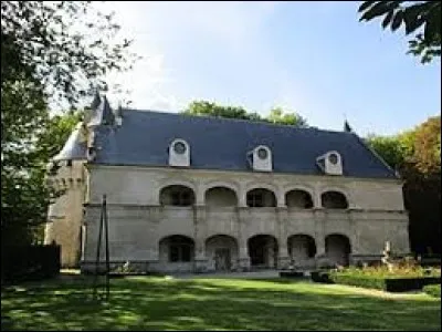 Je vous propose de partir à la découverte du château de style Renaissance de Dampierre-sur-Boutonne. Village de Nouvelle-Aquitaine, dans l'arrondissement de Saint-Jean-d'Angély, il se situe dans le département ...