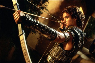 Les Troyens avaient la réputation d'êtres d'excellents archers. Qui tua Achille d'une flèche dans le talon ?