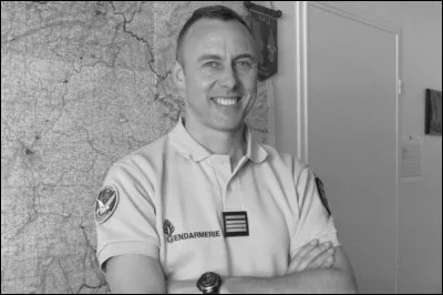 Le 23 mars 2018, Arnaud Beltrame est devenu un héros français en sacrifiant sa vie pour sauver un otage. Quel grade occupait-il dans la Gendarmerie ?