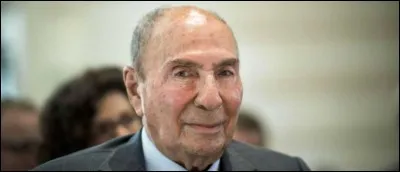 Serge Dassault, mort le 28 mai 2018 à 93 ans, fils de Marcel Dassault, chef d'entreprise dans l'industrie aéronautique et de l'armement, était aussi un homme politique. De quelle ville était-il maire, de 1995 à 2009 ?
