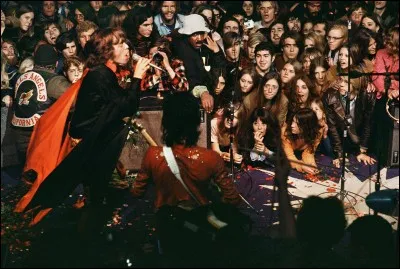 En 1969, où se déroule le concert des Rolling Stones qui vit la mort de quatre spectateurs, signant ainsi le début de la fin de l'utopie hippie ?
