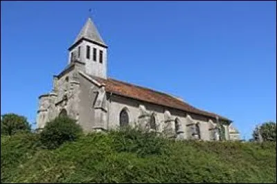 Vous avez sur cette image l'église Saint-Evence d'Èvres. Village du Grand-Est, il se situe dans le département ...