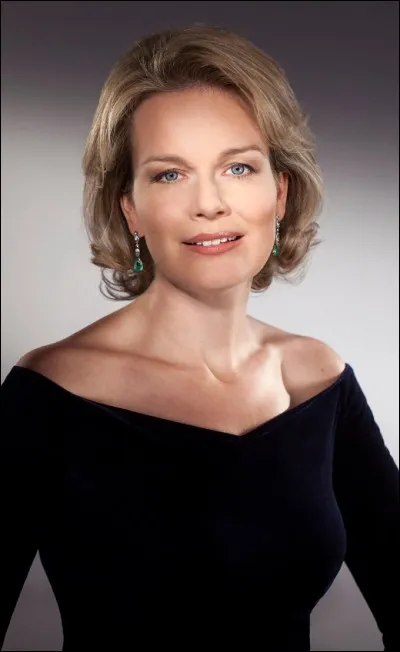 Quelle était la profession de la reine Mathilde en 1995 ?