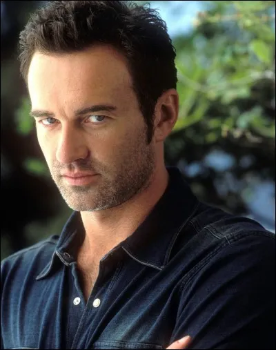 Sur quel continent est né Julian McMahon ?