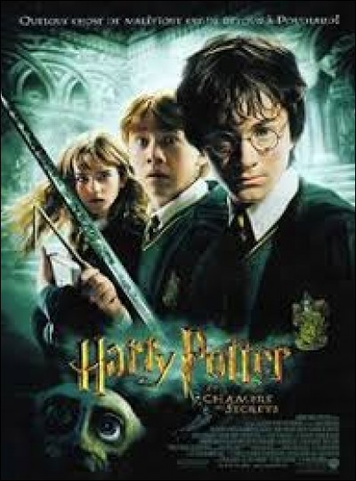 Que demande Vernon Dudley à Harry Potter au début du film ?