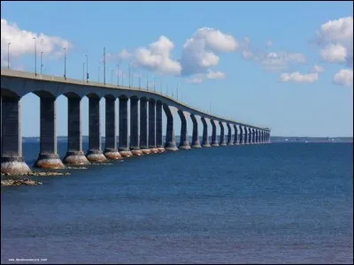 Le Pont de la Confédération relie l'île du Prince-Edouard à quelle province ?