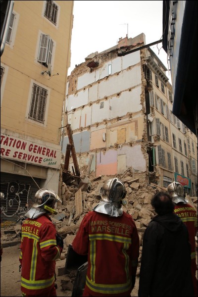 Novembre : Pourquoi deux immeubles de la rue d'Aubagne à Marseille se sont-ils écroulés ?
