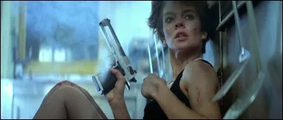 Quel film réalisé par Luc Besson réunit,entre autres, Anne Parillaud et Jean-Hugues Anglade, en 1990 ?