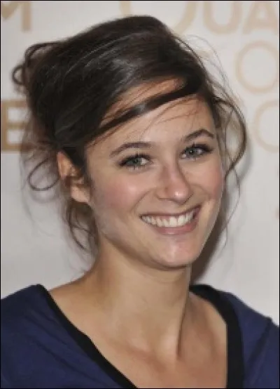 Quel est le film de Clovis Cornillac dans lequel il partage l'affiche avec Mélanie Bernier qui joue le rôle d'une pianiste ?