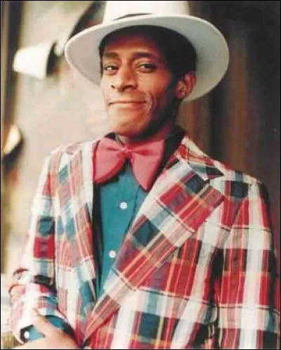 Qui aide Starsky et Hutch à résoudre les enquêtes ?