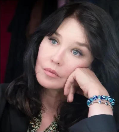 Mon premier est un synonyme du mot récit.
Mon second est un prénom suivi d'une lettre.
Mon tout est un film nommé...